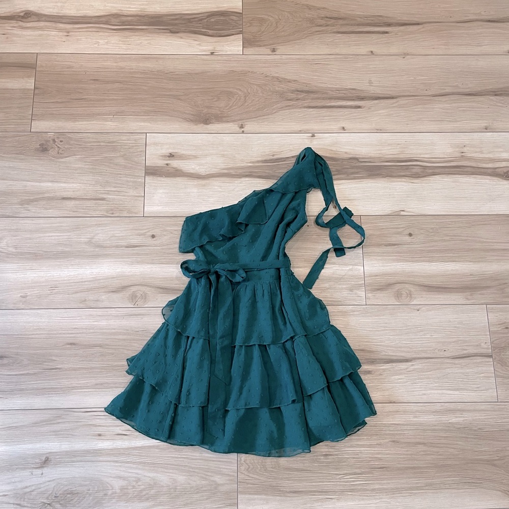 GENTLY USED HOMECOMING DRESS!!